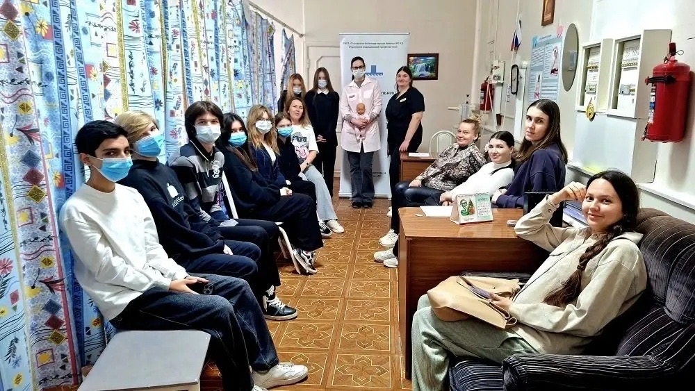 Занятие «Школы матерей».